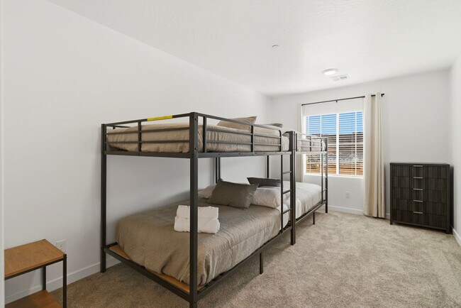 Building Photo - 1709 Ripple Rock Dr