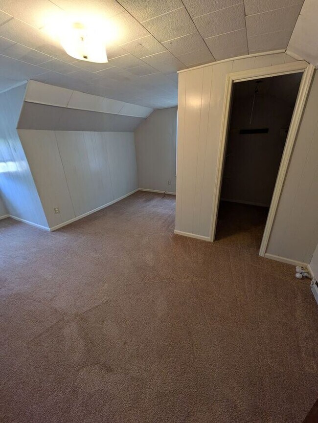 Building Photo - 3BD/1BA Single Family Home in Hickory