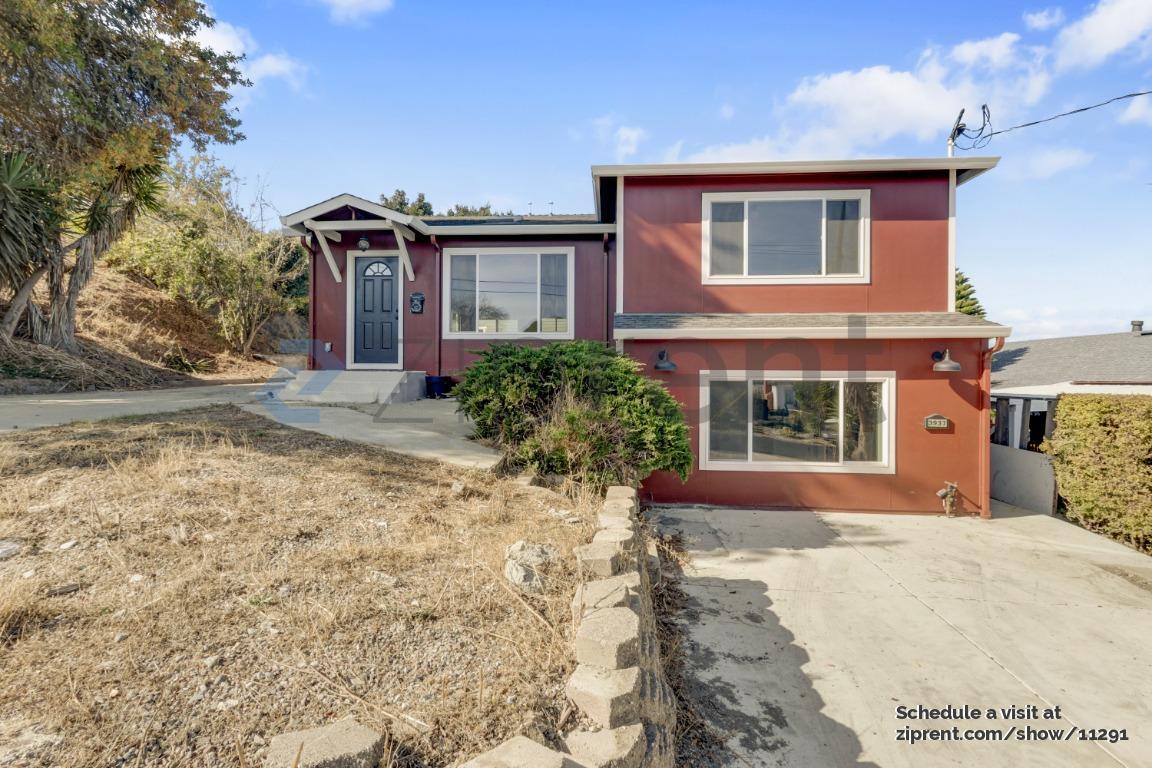 Building Photo - 3937 La Cresenta Rd