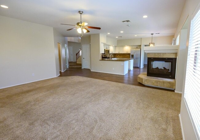 Building Photo - 2521 W Tumbleweed Dr
