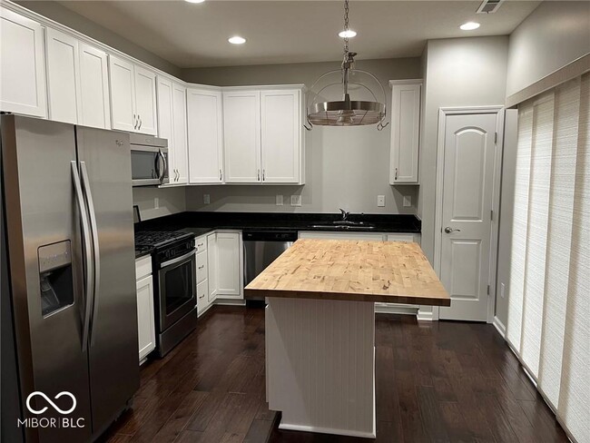 Building Photo - 9743 Prairie Smoke Dr