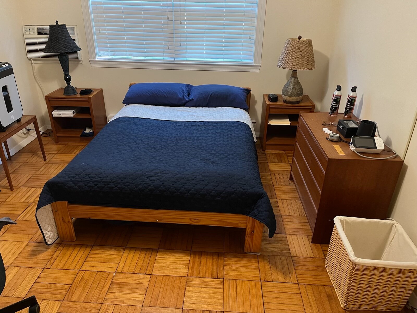 Master bedroom - 3500 Valley Dr