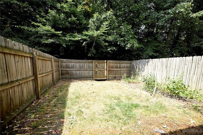Building Photo - 444 Kingscote Ln