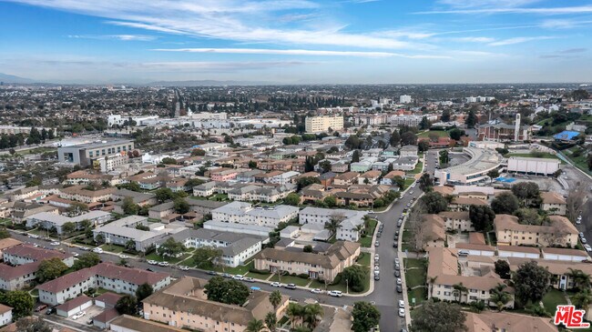 Building Photo - 4086 Abourne Rd