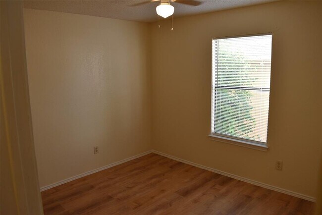 Building Photo - 1804 Rawhide Loop