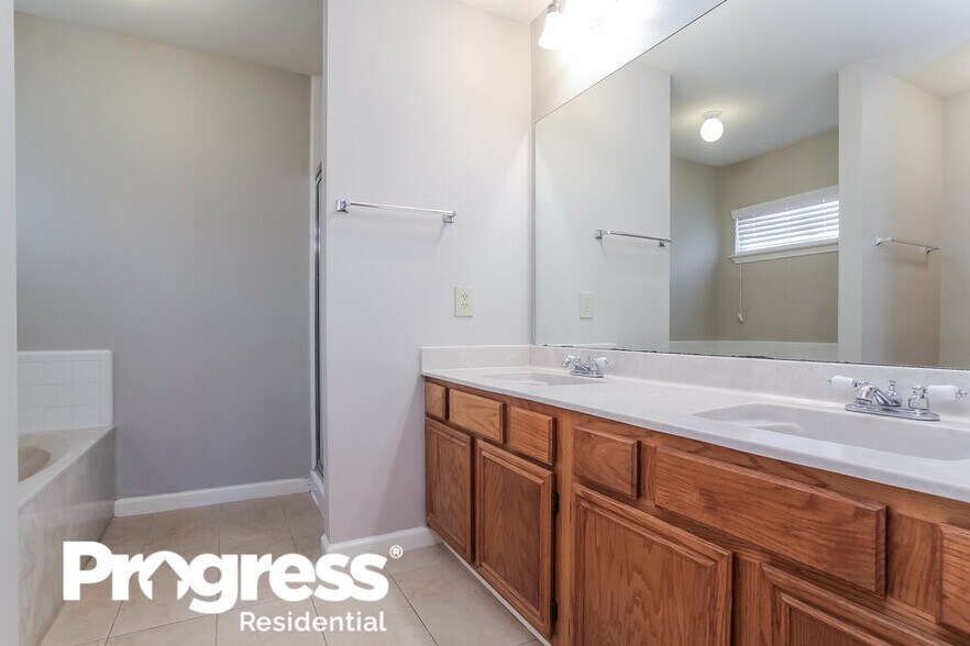 Building Photo - 19323 Bristlestar Dr