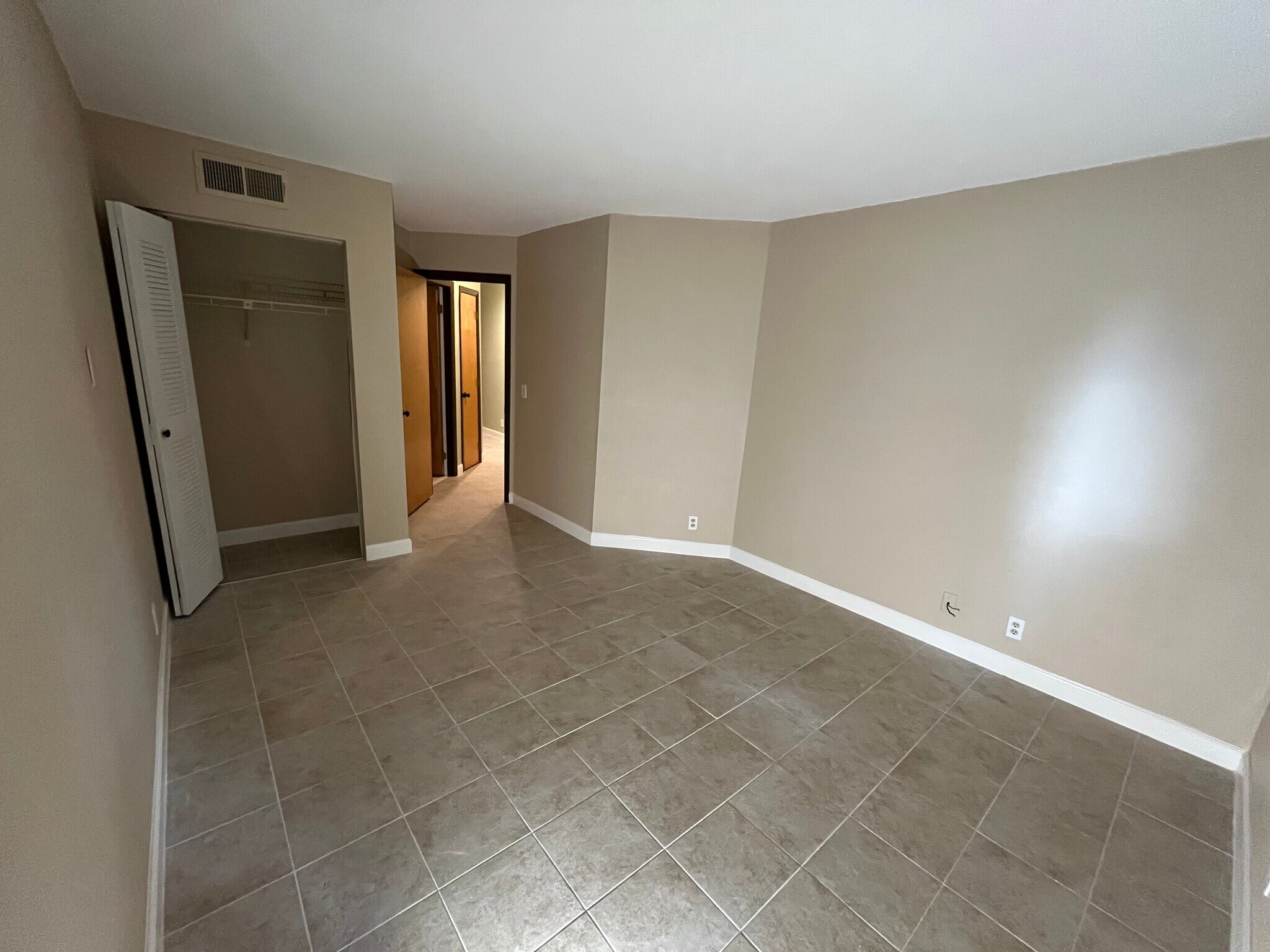 Building Photo - 1255 Ponce Island Dr