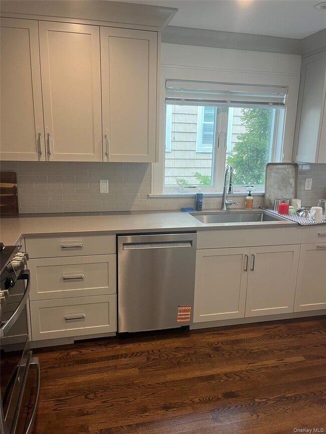 Building Photo - 70 Henry Ave