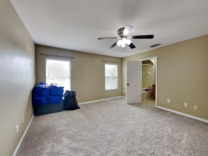 Building Photo - 16583 Cedar Crest Dr