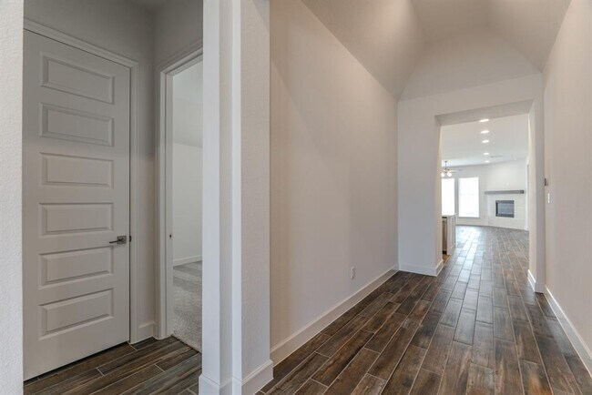 Building Photo - 15835 Wild Rose Bnd Dr