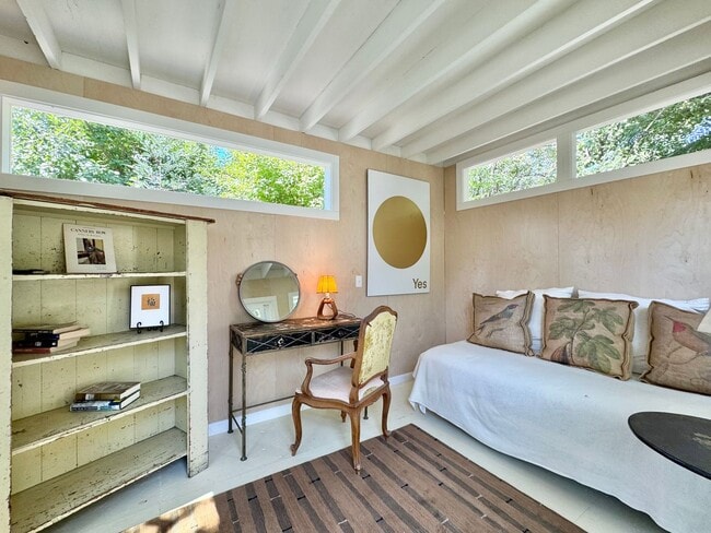 Building Photo - Rare Find Saint Helena Gem, “Upper Tainter...