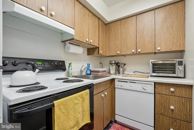 Building Photo - 1420 Locust St