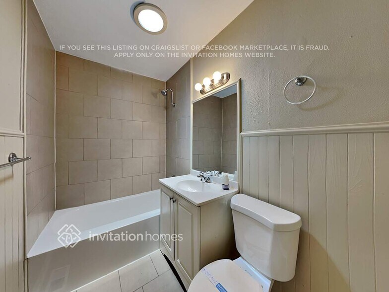 Building Photo - 9220 S 49th Ct