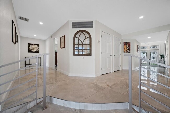 Building Photo - 540 59th Ave