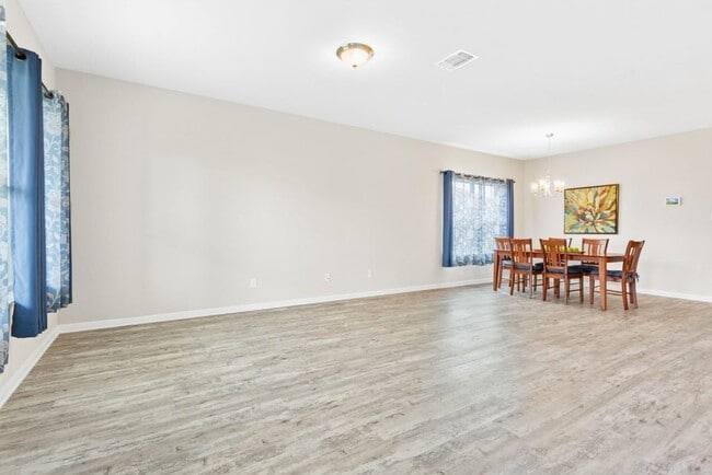 Building Photo - 2072 Port Ellen Dr