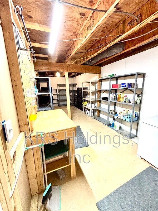 Building Photo - 542 Whitcover Cir