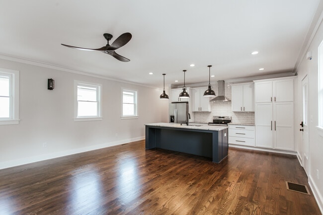 Building Photo - 132 Flint St