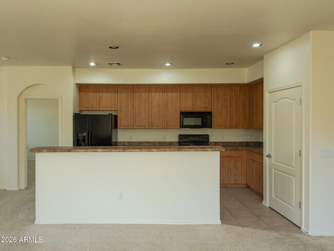Building Photo - 705 W Queen Creek Rd