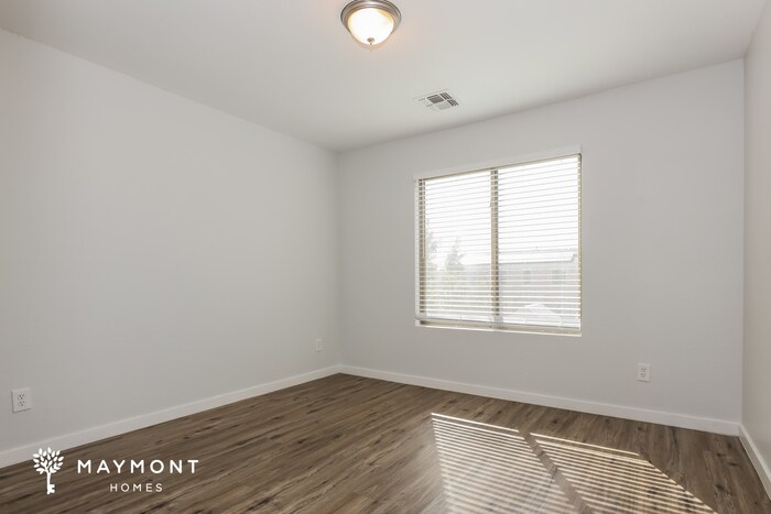 Building Photo - 1711 E Megan Dr