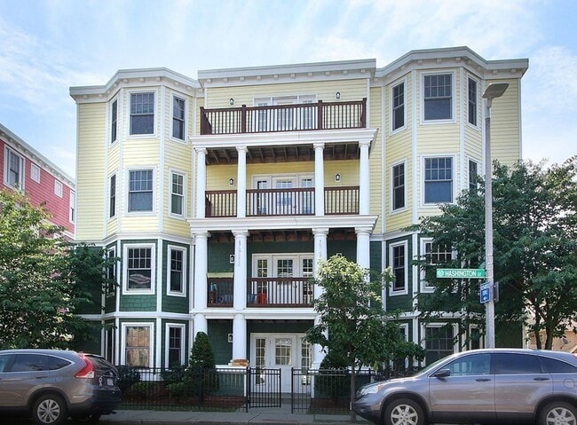 Building Photo - 4048 Washington St