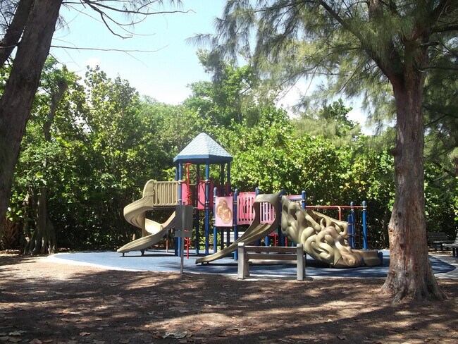 Building Photo - 951 De Soto Rd