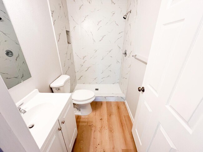 Building Photo - 5289 Stacy St