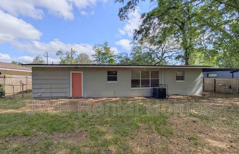 Building Photo - 7930 Limoges Dr S
