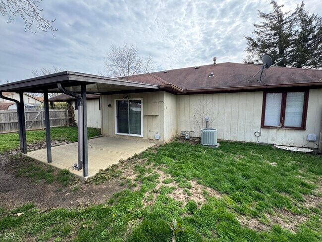 Building Photo - 488 Orchardview Dr