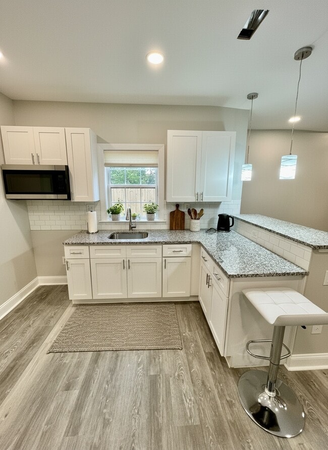 Building Photo - 6011 Master St