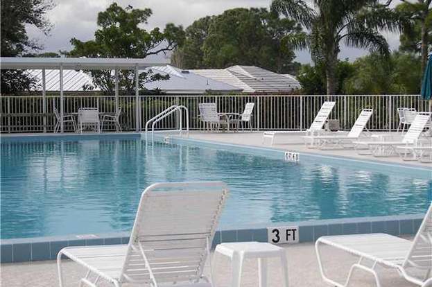 Building Photo - 18081 SE Country Club Dr