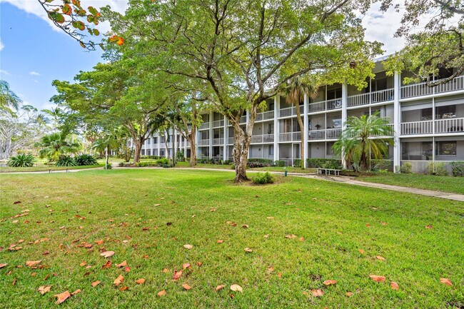 Building Photo - 777 SE 2nd Ave