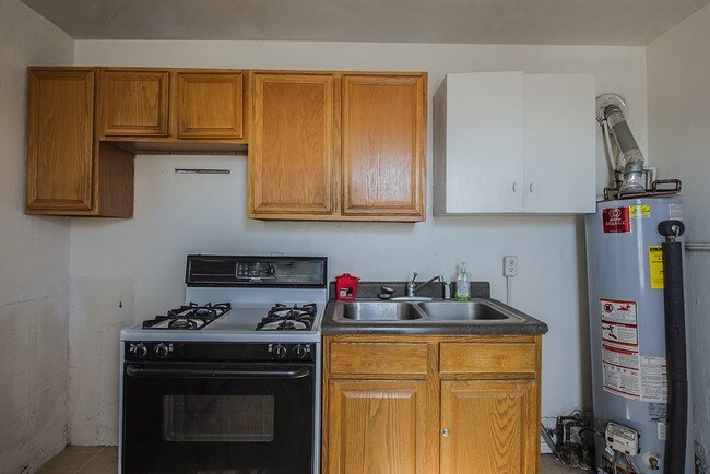 Building Photo - 2 br, 1 bath House - 1113 Huckleberry