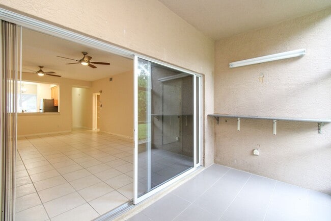 Building Photo - ***2BED/2BATH***PRESERVE VIEW***UPDATED KI...