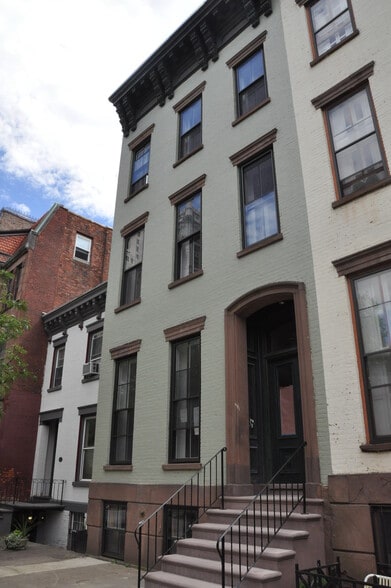 Building Photo - 280 State St