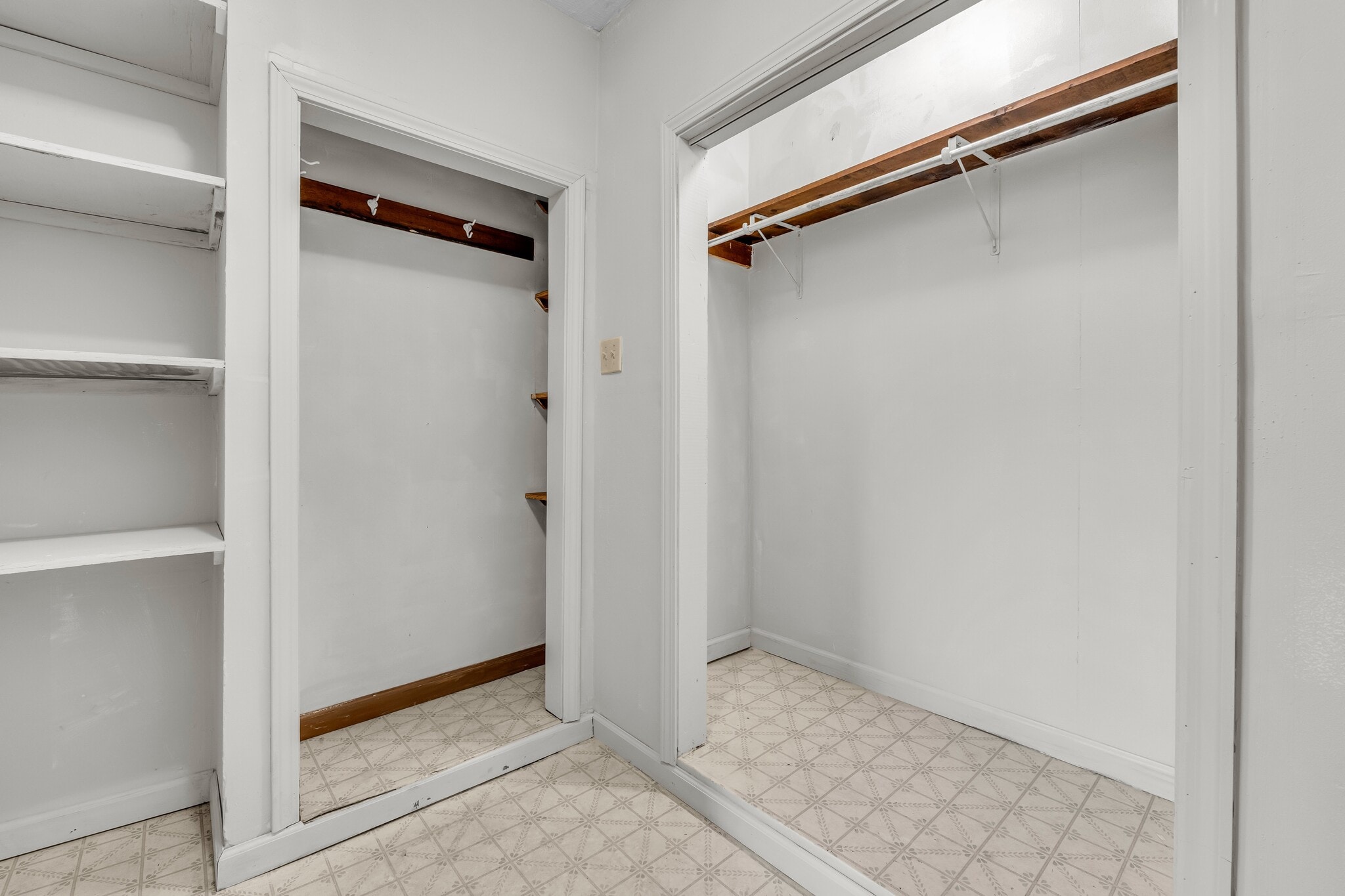 Building Photo - 523 18th St N