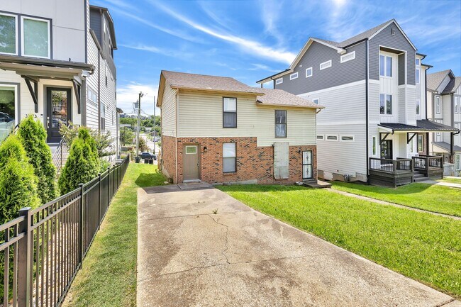 Building Photo - 3319 Felicia St