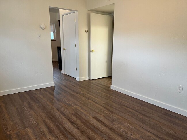 Building Photo - 921 Moneta Wy