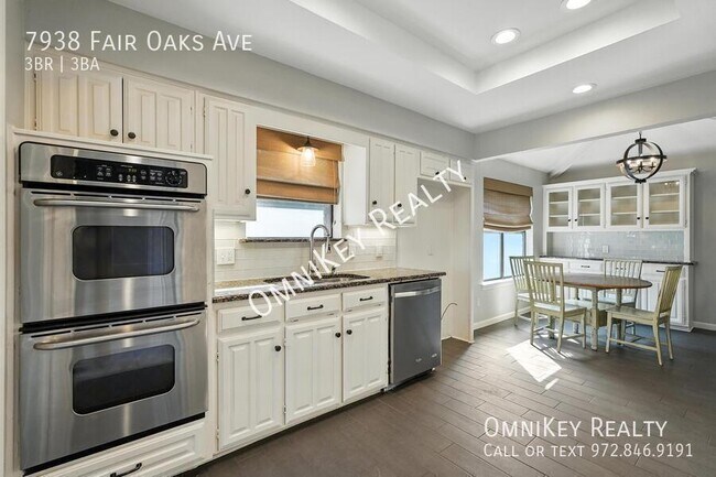 Building Photo - 7938 Fair Oaks Ave