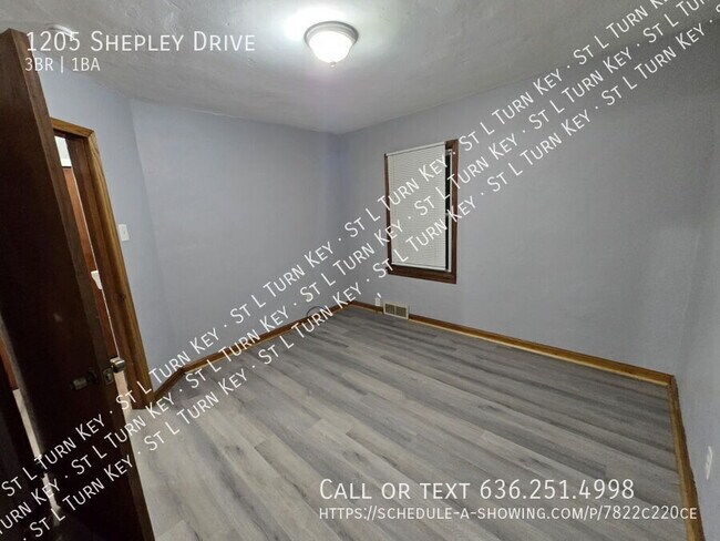 Building Photo - 1205 Shepley Dr