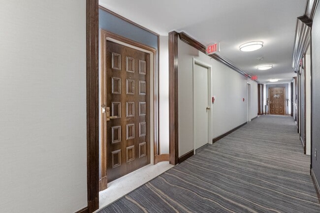 Building Photo - 1300 Crystal Dr