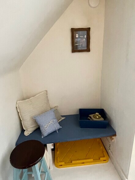 Building Photo - 218 S Jackson St