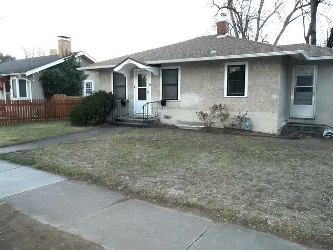 Primary Photo - 334 E Elizabeth St