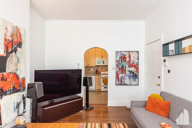 Building Photo - 649 W Wrightwood Ave