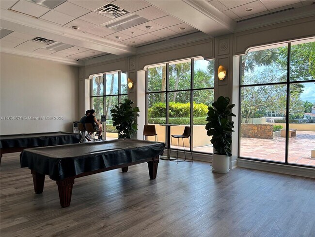 Building Photo - 5600 Collins Ave