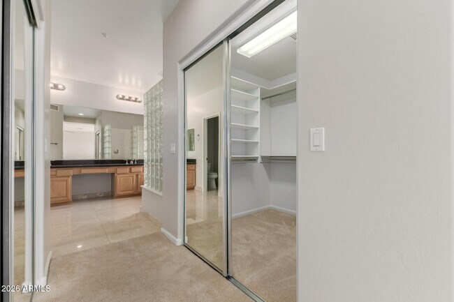 Building Photo - 10872 E Raintree Dr