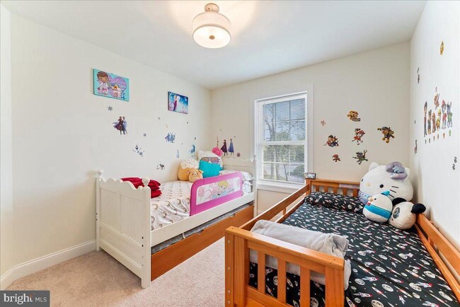 Building Photo - 321 Middletown Rd