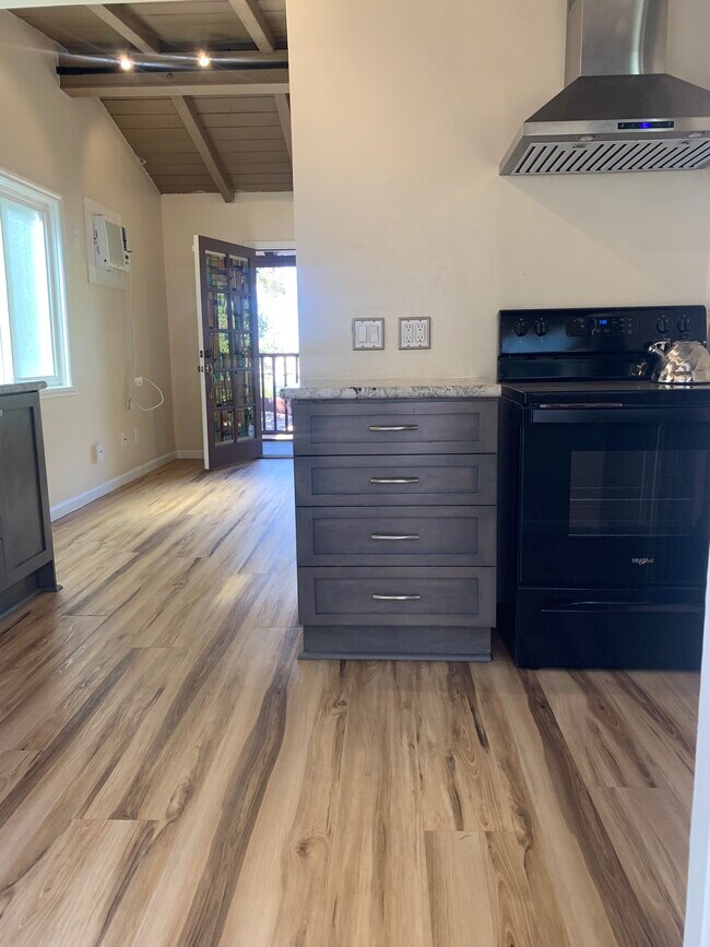 Building Photo - 9625 Grossmont Summit Dr