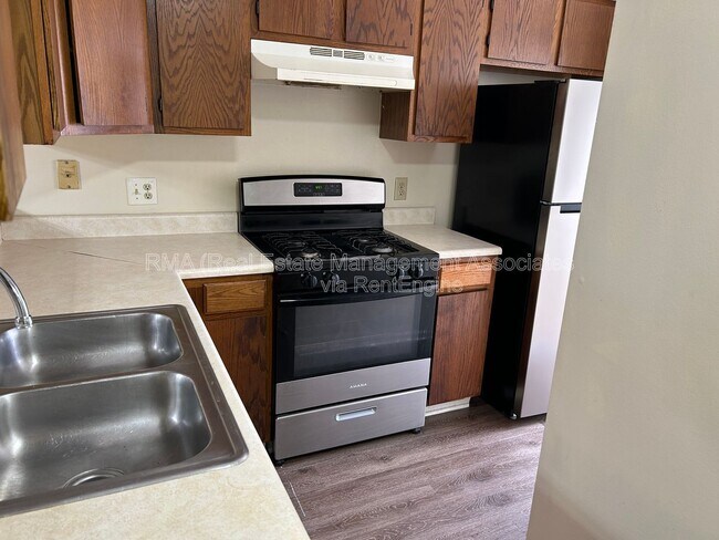 Building Photo - 128 Westwind Ct