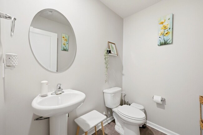 Building Photo - 1160 Fowler Dr