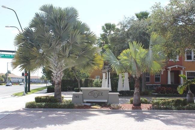 Building Photo - 880 Millbrae Ct